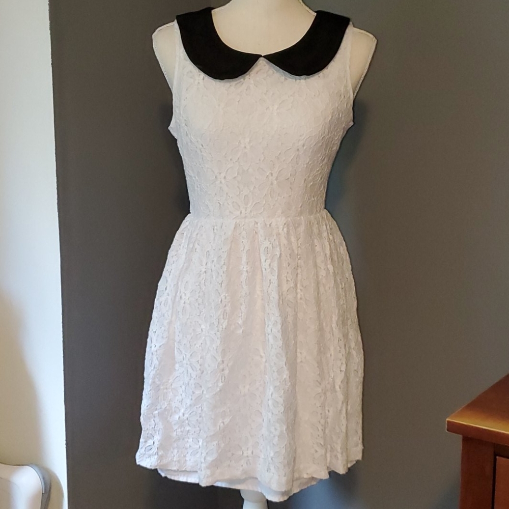 White Lace Dress with Peter Pan Collar Size 4